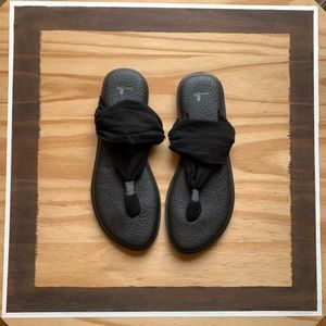 Sanuk yoga sling black sandals size 10